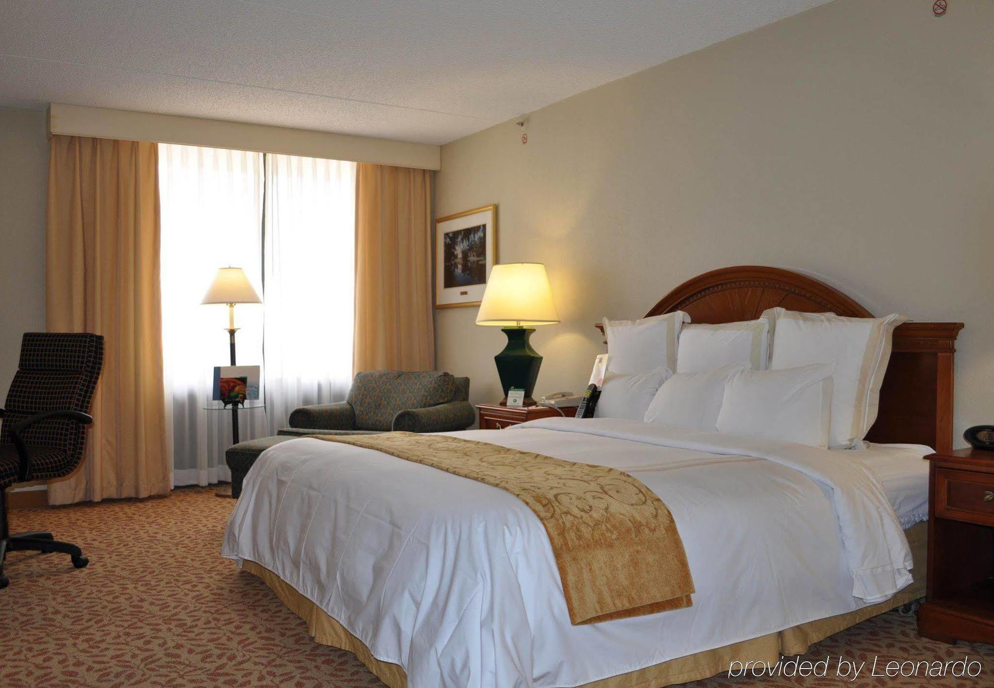 Baton Rouge Marriott Hotel Стая снимка